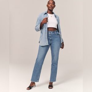 Abercrombie and Fitch Curve Love Ultra High Rise 90s Straight Jean - Long 32”
